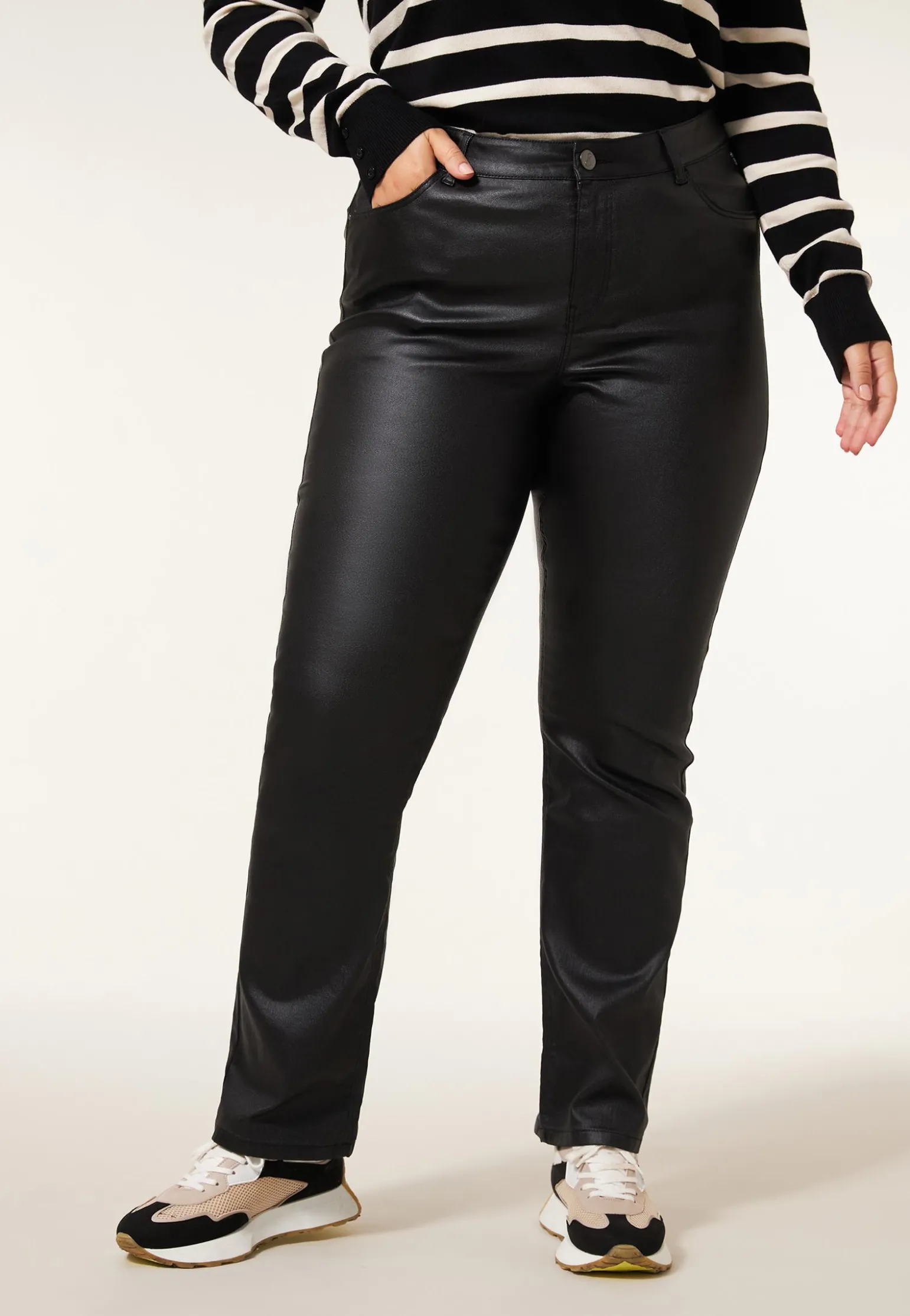 New Miss Etam Broek straight fit coated 32" Zwart