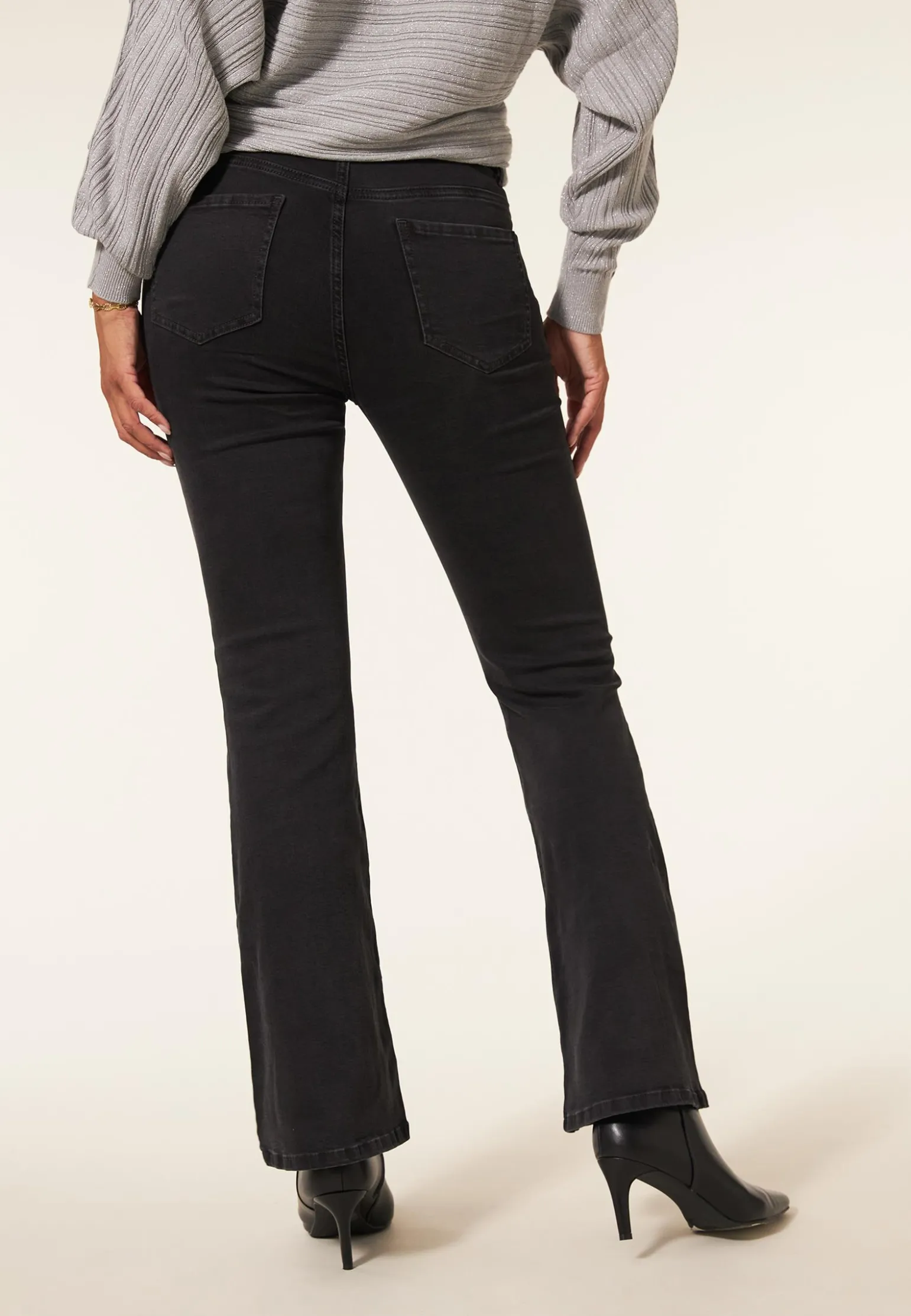 Online Miss Etam Jeans flared details zwart 32" Grijs