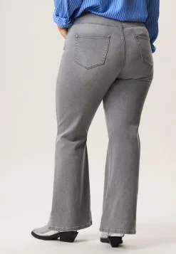 Miss Etam Jeans flared leg 32