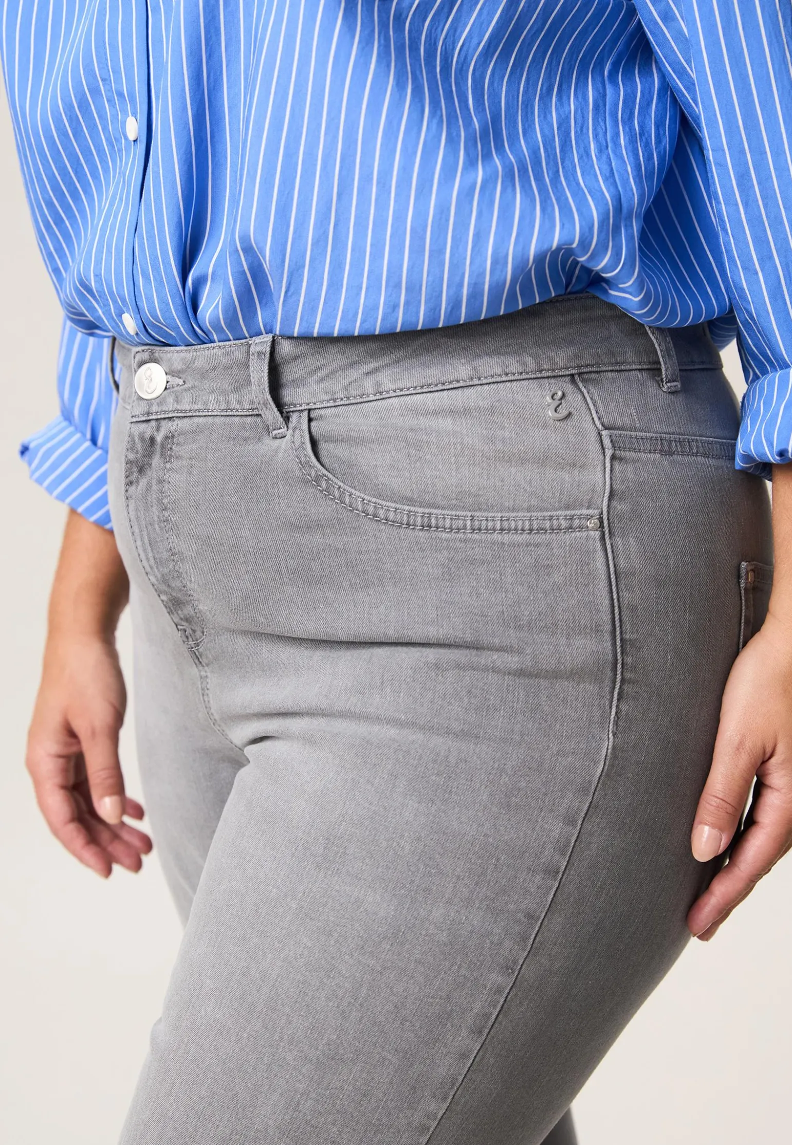 Miss Etam Jeans flared leg 32" Grijs