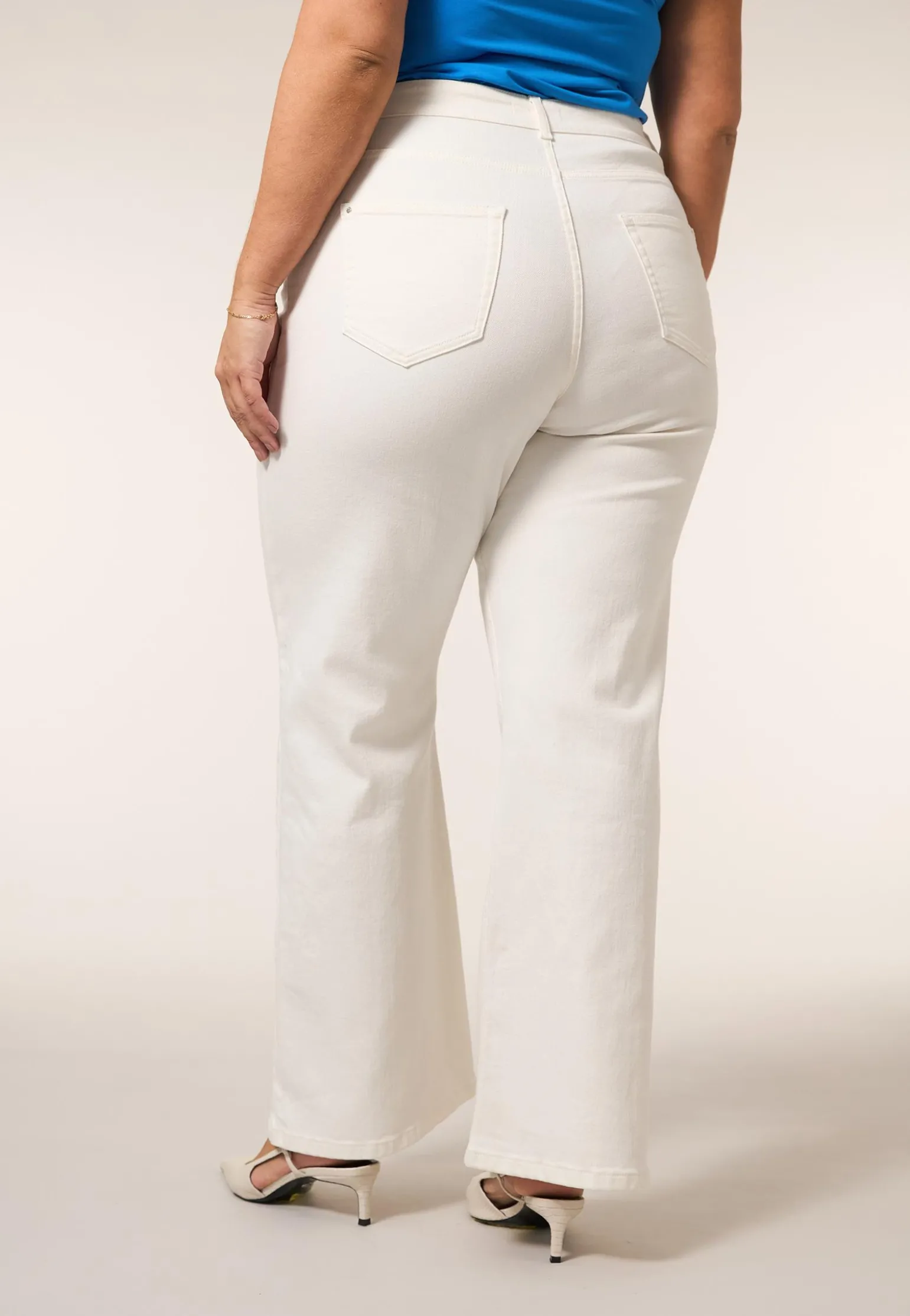Sale Miss Etam Jeans relaxed straight fit 32" Ecru